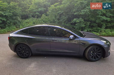 Седан Tesla Model 3 2021 в 