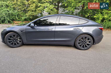 Седан Tesla Model 3 2021 в 