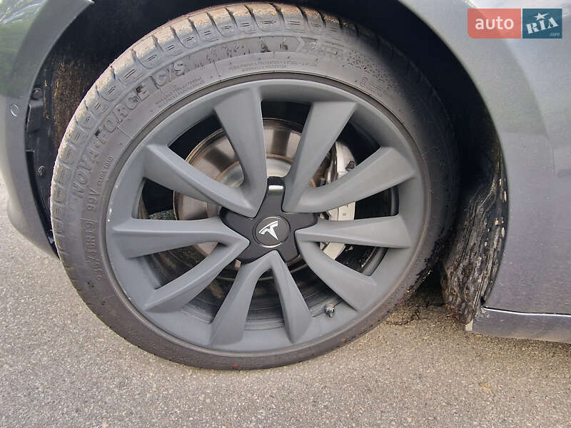 Седан Tesla Model 3 2021 в Харькове