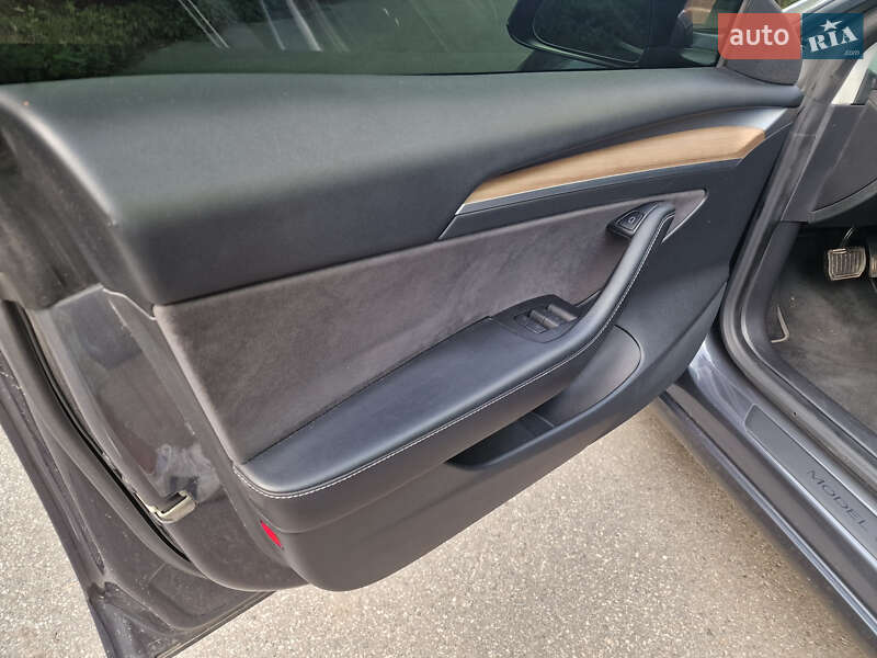 Седан Tesla Model 3 2021 в Харькове