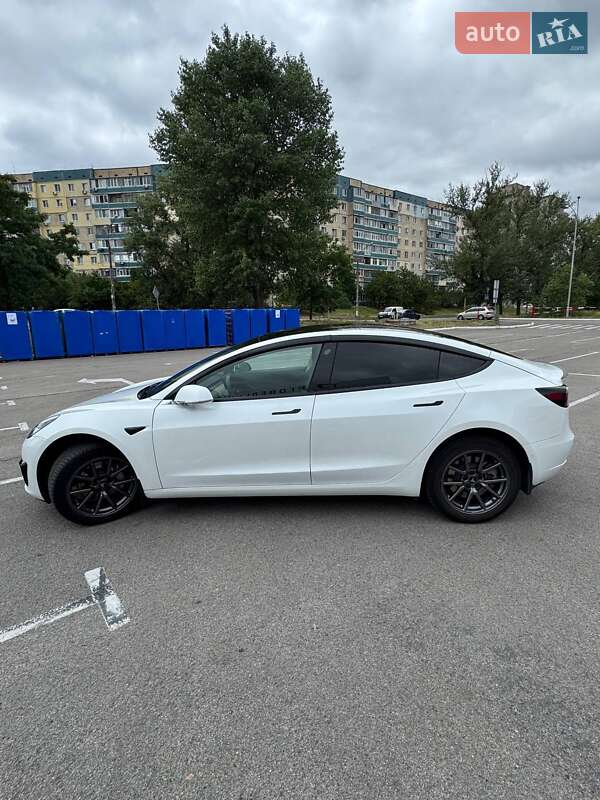 Седан Tesla Model 3 2019 в Кам'янському