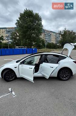 Седан Tesla Model 3 2019 в 