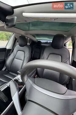 Седан Tesla Model 3 2019 в 