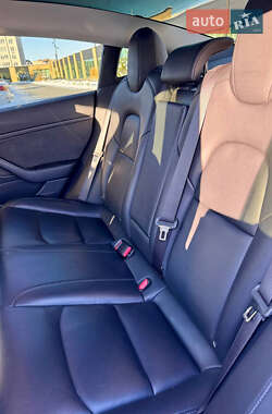 Седан Tesla Model 3 2018 в 