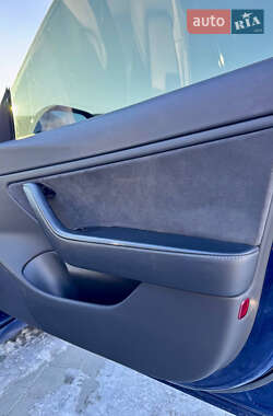 Седан Tesla Model 3 2018 в 