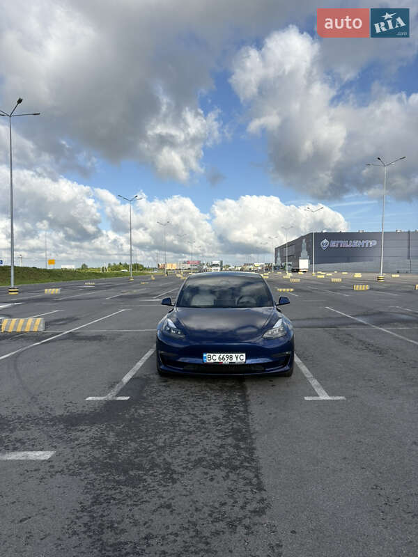 Седан Tesla Model 3 2019 в Львові