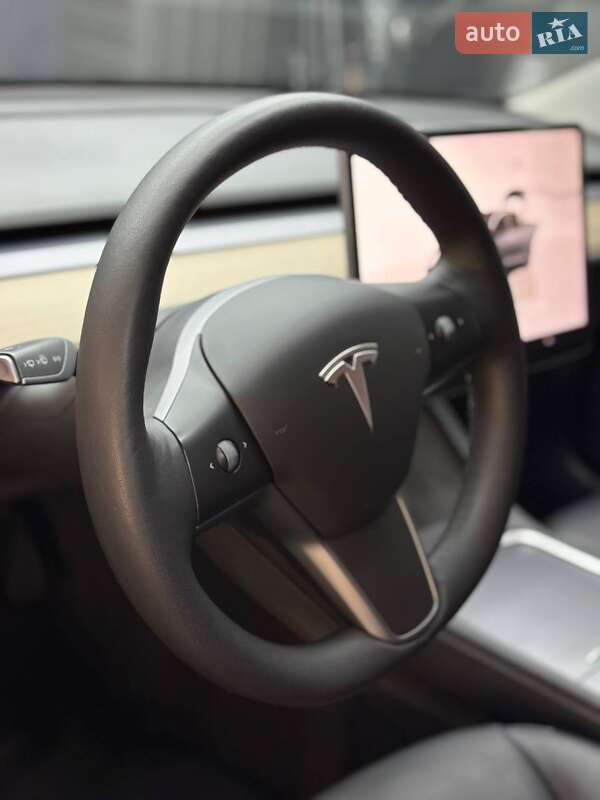 Седан Tesla Model 3 2022 в Києві