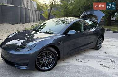 Седан Tesla Model 3 2022 в Киеве