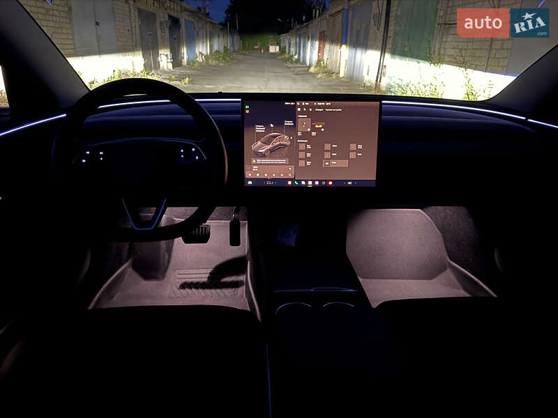 Седан Tesla Model 3 2024 в Запорожье
