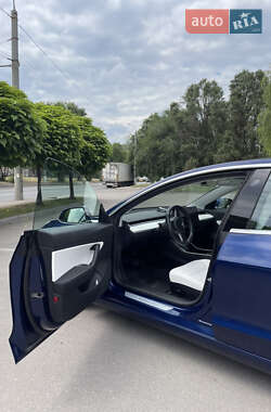 Седан Tesla Model 3 2018 в 