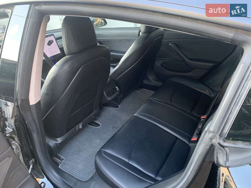 Седан Tesla Model 3 2017 в Києві