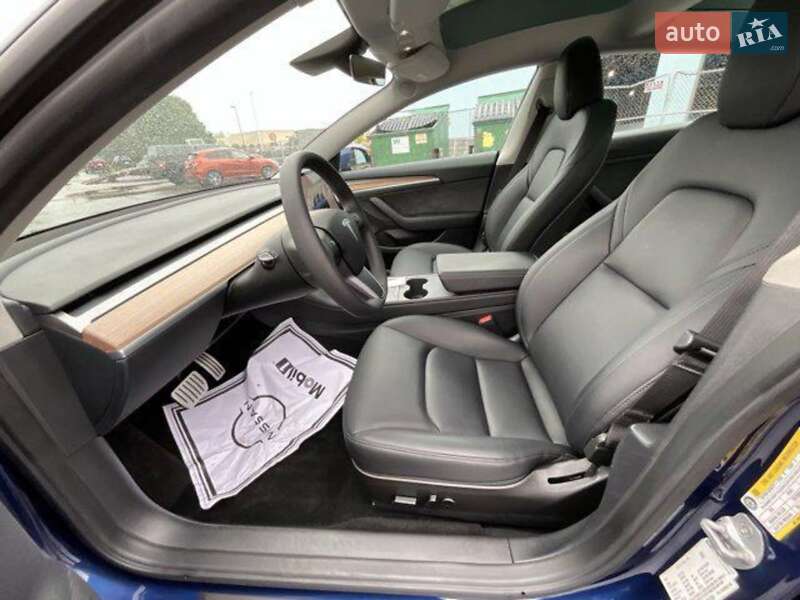 Седан Tesla Model 3 2023 в Одессе