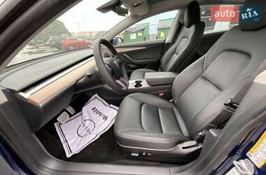 Седан Tesla Model 3 2023 в 