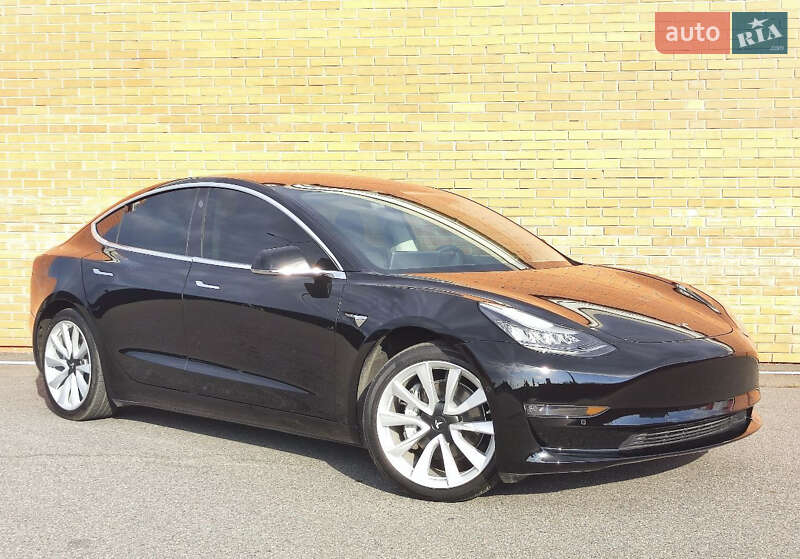 Седан Tesla Model 3 2019 в Киеве