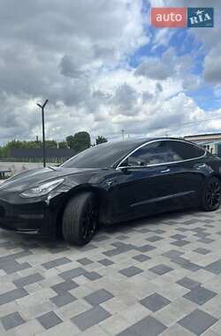 Седан Tesla Model 3 2019 в 