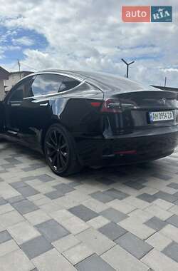 Седан Tesla Model 3 2019 в 