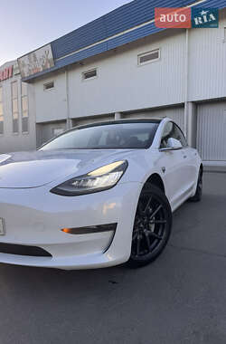 Седан Tesla Model 3 2018 в 