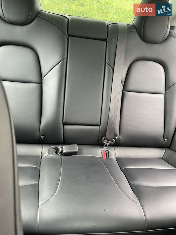 Седан Tesla Model 3 2018 в Луцке