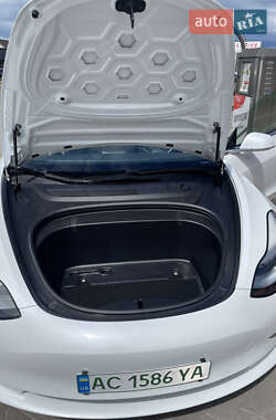 Седан Tesla Model 3 2018 в 