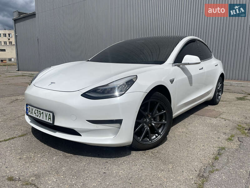 Седан Tesla Model 3 2019 в 