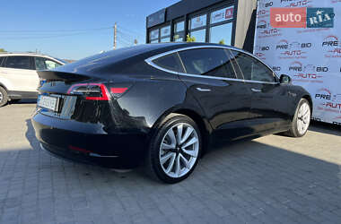 Седан Tesla Model 3 2019 в 