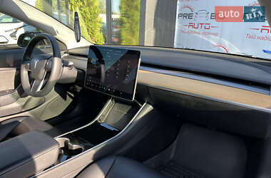 Седан Tesla Model 3 2019 в 