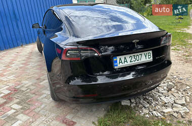 Седан Tesla Model 3 2021 в Городне