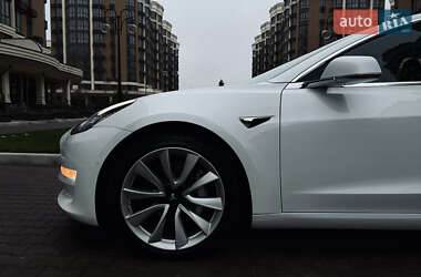 Седан Tesla Model 3 2018 в 