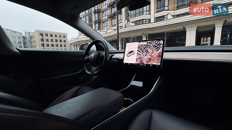 Седан Tesla Model 3 2018 в Киеве