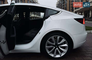 Седан Tesla Model 3 2018 в 