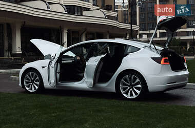 Седан Tesla Model 3 2018 в 
