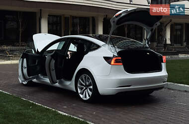 Седан Tesla Model 3 2018 в 