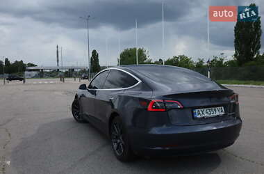 Седан Tesla Model 3 2020 в 