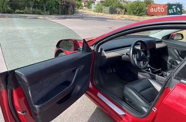 Седан Tesla Model 3 2019 в 
