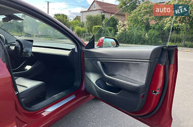 Седан Tesla Model 3 2019 в 