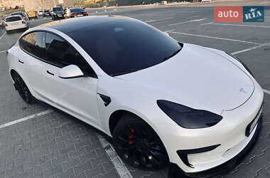 Седан Tesla Model 3 2022 в 