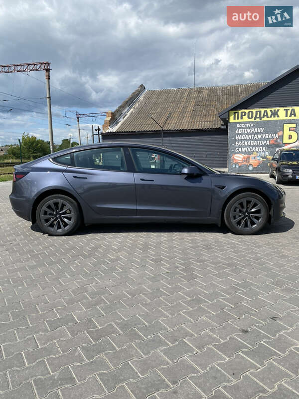 Седан Tesla Model 3 2022 в Звягелі