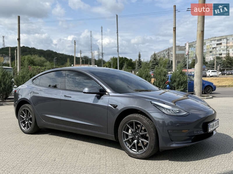 Седан Tesla Model 3 2019 в Полтаве