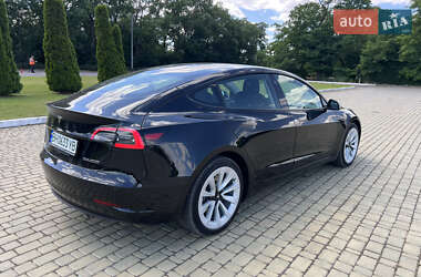 Седан Tesla Model 3 2021 в 