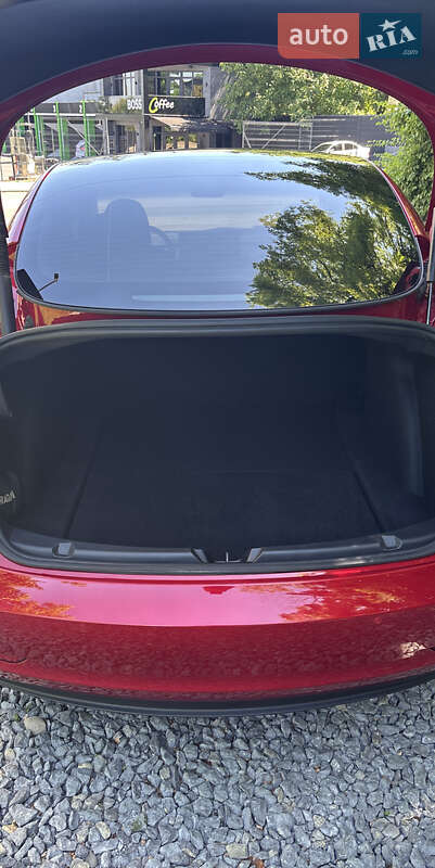 Седан Tesla Model 3 2022 в Чернівцях