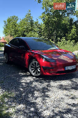 Седан Tesla Model 3 2022 в 