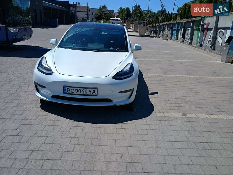 Tesla Model 3 2019