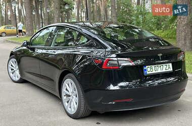 Седан Tesla Model 3 2022 в Чернигове