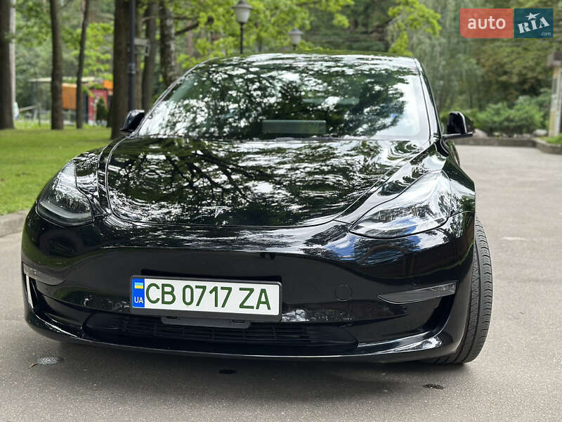 Седан Tesla Model 3 2022 в Чернигове
