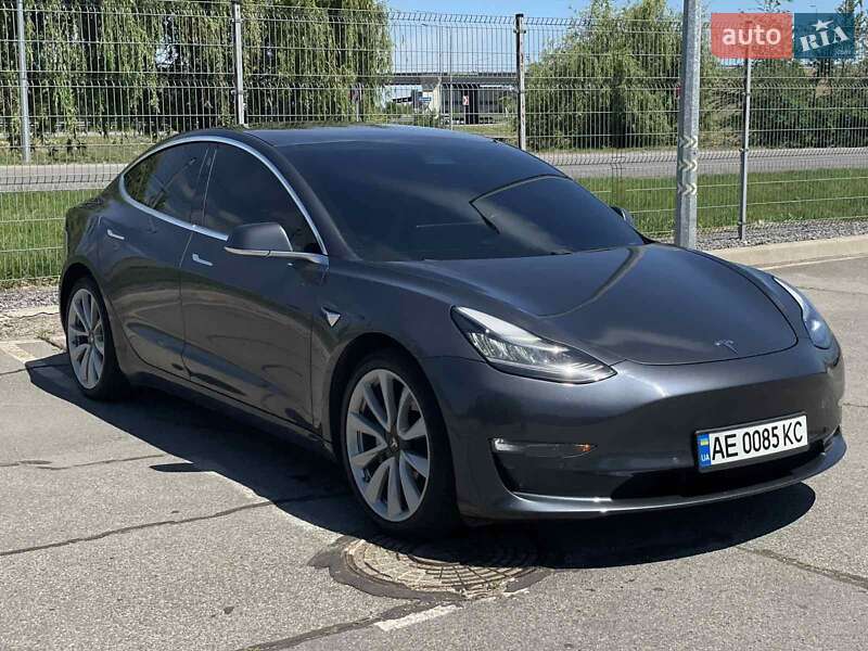 Седан Tesla Model 3 2018 в Днепре