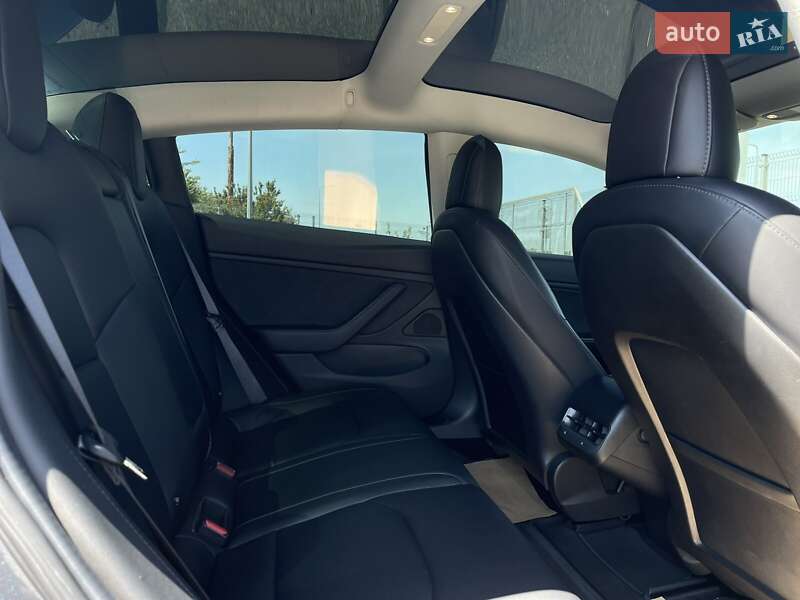 Седан Tesla Model 3 2018 в Днепре
