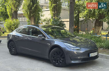 Седан Tesla Model 3 2019 в 