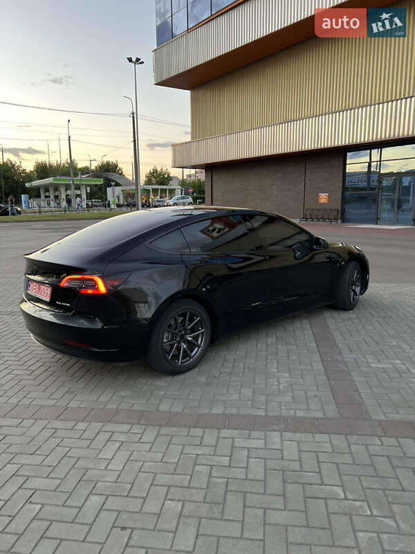 Седан Tesla Model 3 2019 в Ківерцях