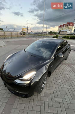Седан Tesla Model 3 2019 в 