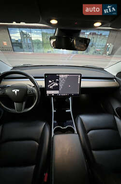 Седан Tesla Model 3 2019 в 